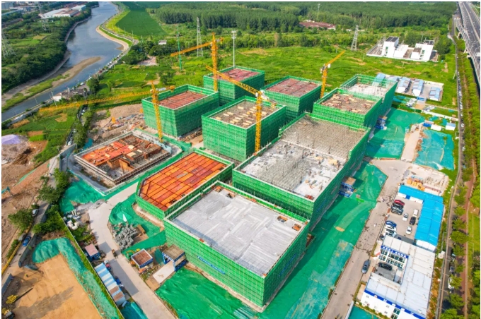 浦仪公路旁，，竖起工业新地标